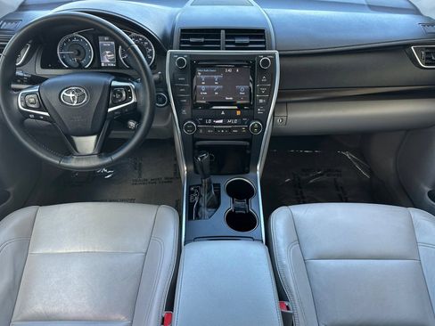 Used 2017 Toyota Camry XLE w/ Moonroof Package FWD image 14