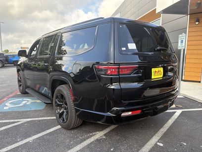 New 2025 Jeep Wagoneer L Series II w/ Convenience Group I