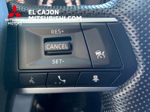 Used 2023 Mitsubishi Outlander SE image 21