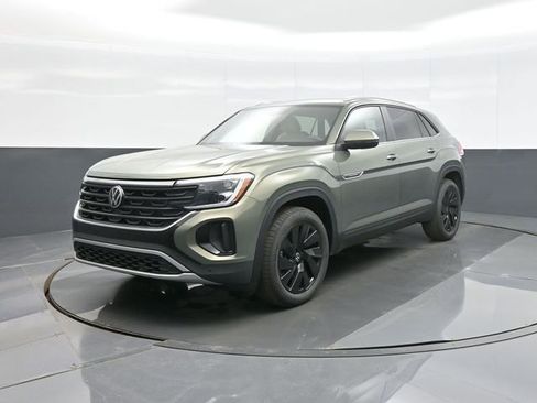 New 2026 Volkswagen Atlas Cross Sport SE image 3