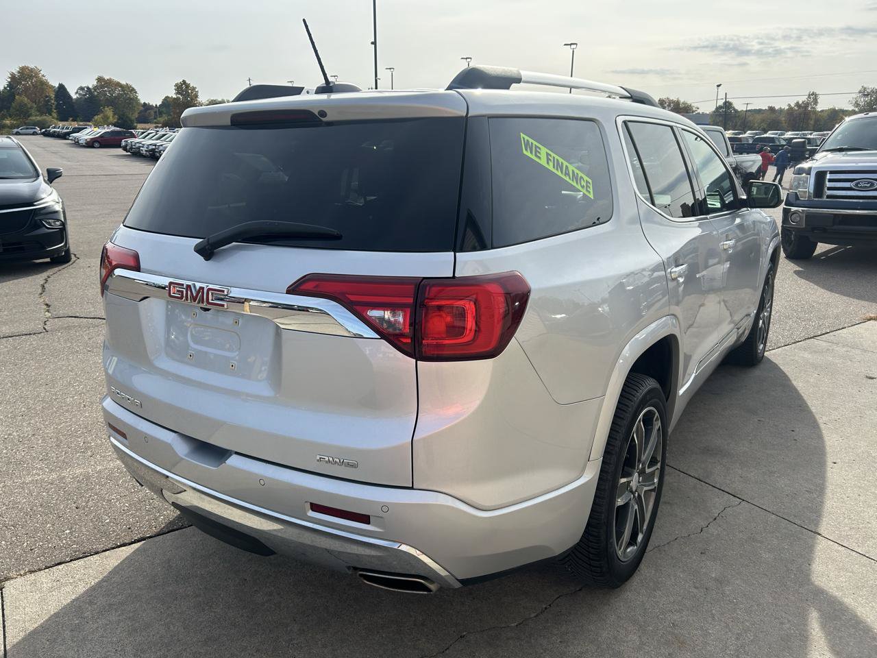 Used 2017 GMC Acadia Denali AWD/4WD image 5