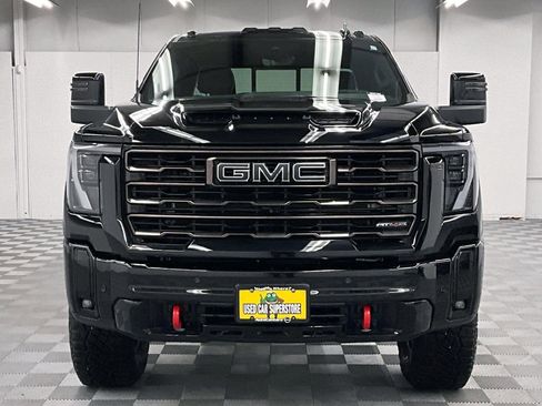Used 2025 GMC Sierra 2500 AT4X AWD/4WD image 4