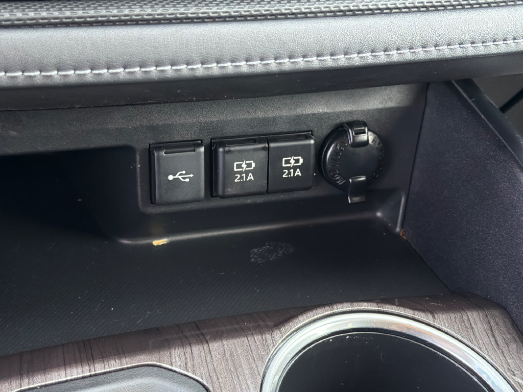 Used 2021 Toyota Highlander Limited AWD/4WD image 28