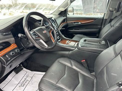 Used 2016 Cadillac Escalade ESV Premium image 22