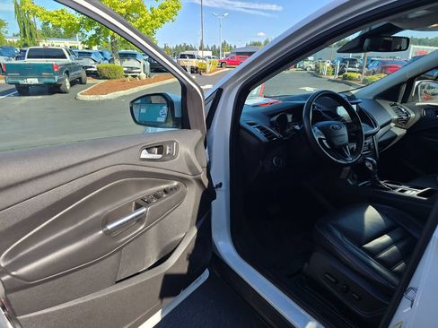 Used 2018 Ford Escape SEL w/ Ford Safe & Smart Package FWD image 7