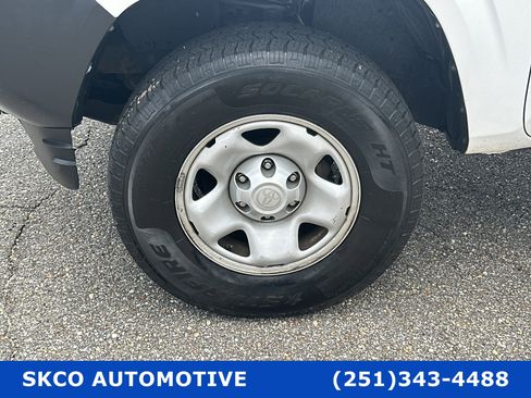 Used 2020 Toyota Tacoma SR image 9