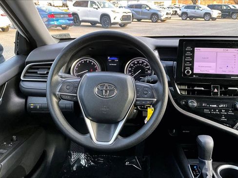 Used 2023 Toyota Camry LE image 5