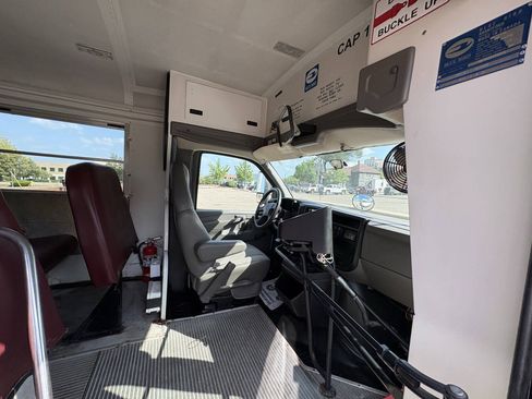 Used 2006 Chevrolet Express 3500 w/ School Bus Package RWD image 26