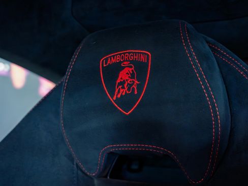 Used 2018 Lamborghini Huracan Performante image 10