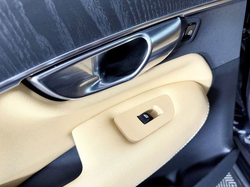 Used 2021 Volvo XC90 T6 Inscription w/ Advanced Package image 39