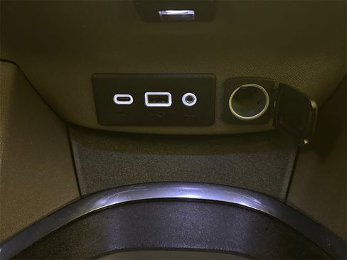 Used 2021 Chevrolet Malibu LT image 25