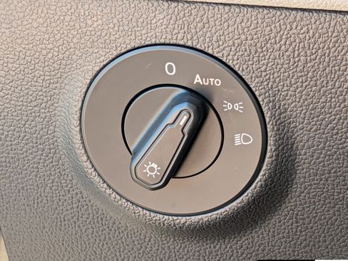 Certified 2024 Volkswagen Taos S FWD image 26
