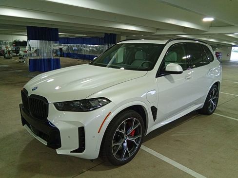 Certified 2025 BMW X5 xDrive50e w/ Executive Package AWD/4WD image 1