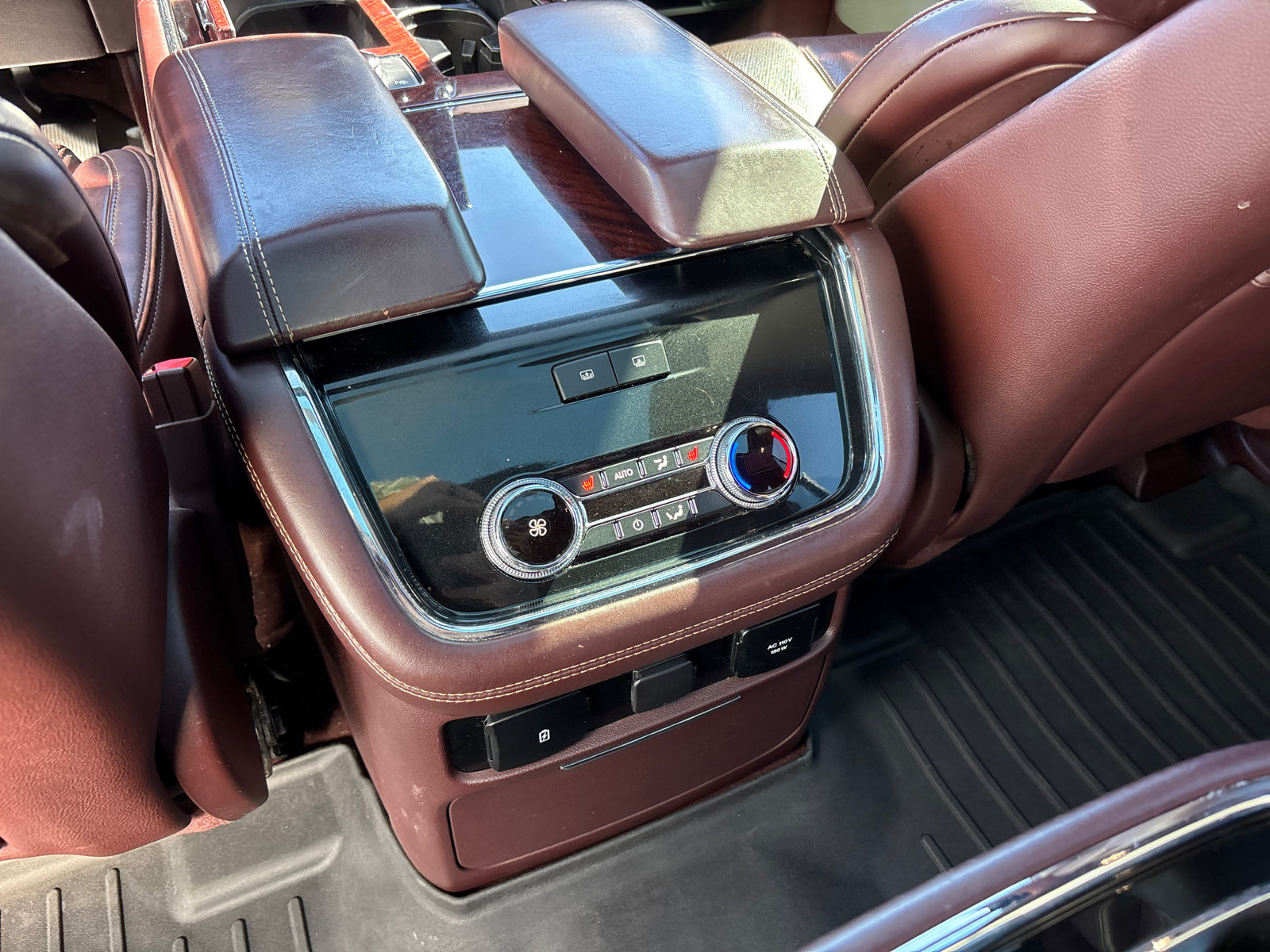 Used 2018 Lincoln Navigator L Black Label w/ Cargo Package AWD/4WD image 30