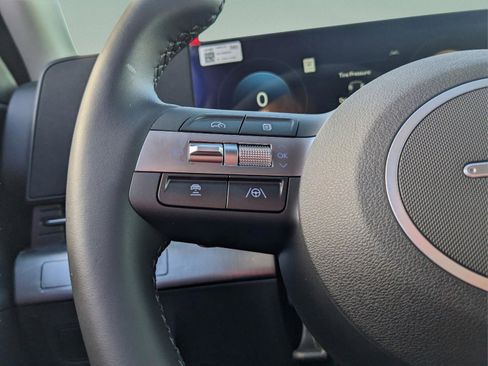 Used 2025 Hyundai Kona SEL image 22