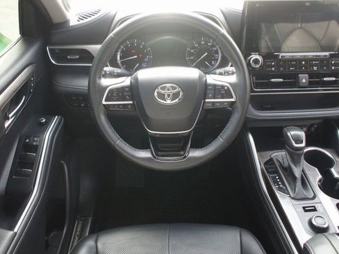 Used 2020 Toyota Highlander Limited image 5