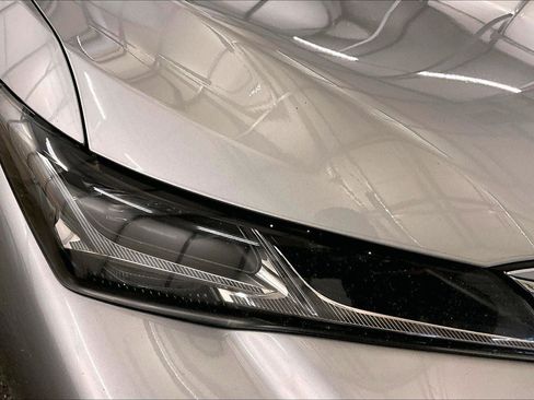 Used 2022 Toyota Avalon Limited image 27