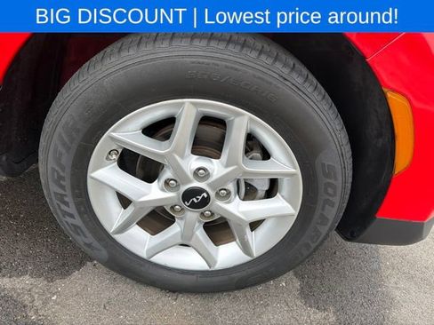 Used 2024 Kia Soul LX w/ Option Group 015 FWD image 5