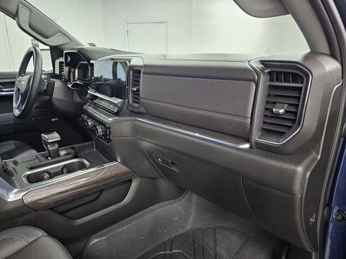 Used 2023 Chevrolet Silverado 1500 LTZ AWD/4WD image 15