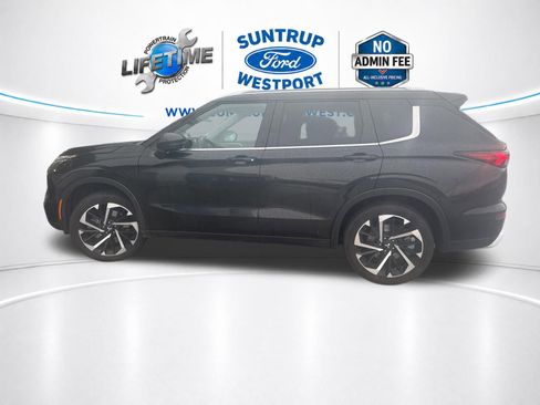 Used 2023 Mitsubishi Outlander SE Black Edition AWD/4WD image 2
