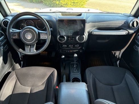 Used 2016 Jeep Wrangler Unlimited Sahara w/ Connectivity Group image 12