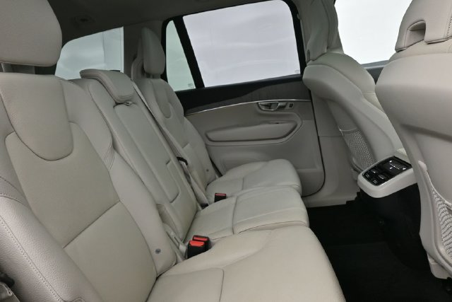 Used 2025 Volvo XC90 B6 Plus w/ Protection Package Premier AWD/4WD image 31