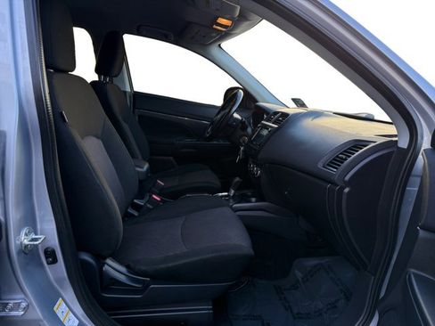 Used 2017 Mitsubishi Outlander Sport LE FWD image 12