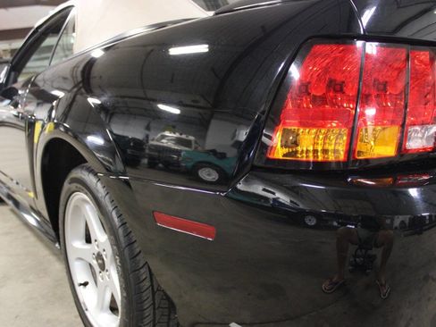 Used 1999 Ford Mustang Cobra RWD image 12