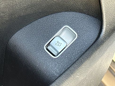 Used 2020 Mercedes-Benz GLE 350 4MATIC image 22