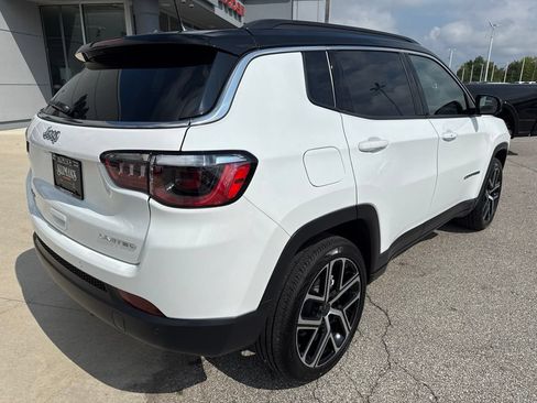 Used 2025 Jeep Compass Limited AWD/4WD image 5