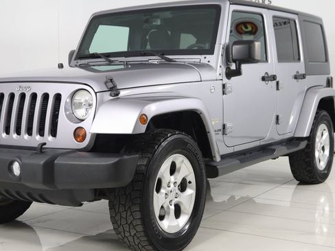 Used 2013 Jeep Wrangler Unlimited Sahara image 47
