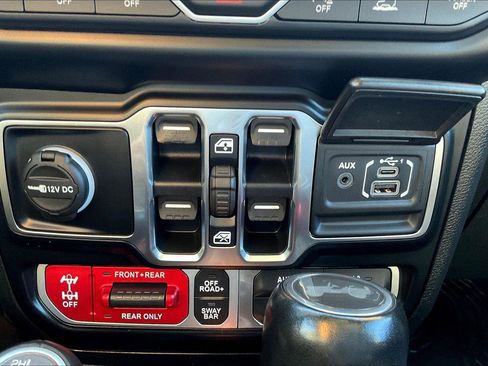 Used 2022 Jeep Wrangler Unlimited Rubicon w/ Steel Bumper Group image 26