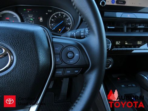 Certified 2024 Toyota Venza LE image 16