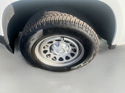 Used 2025 Chevrolet Colorado W/T image 29