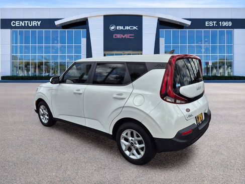 Used 2022 Kia Soul LX w/ Technology Package FWD image 6