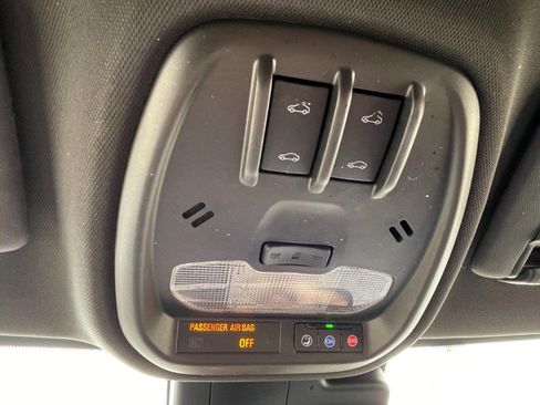 Used 2025 Chevrolet Trax RS w/ Sunroof Package FWD image 41