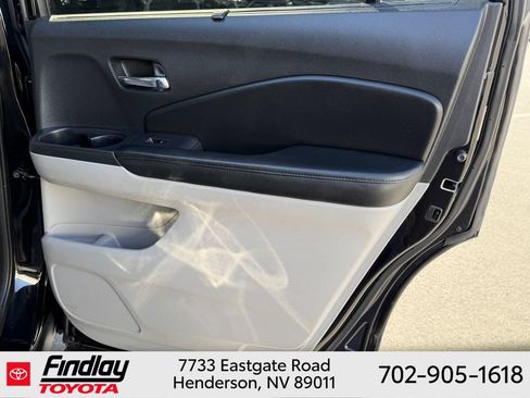 Used 2016 Honda Pilot Touring image 19