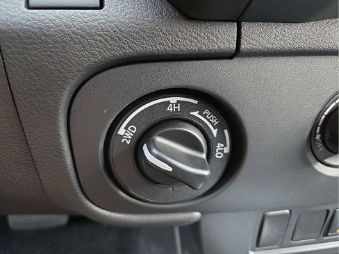 New 2026 Nissan Frontier SV w/ Tow Package image 20