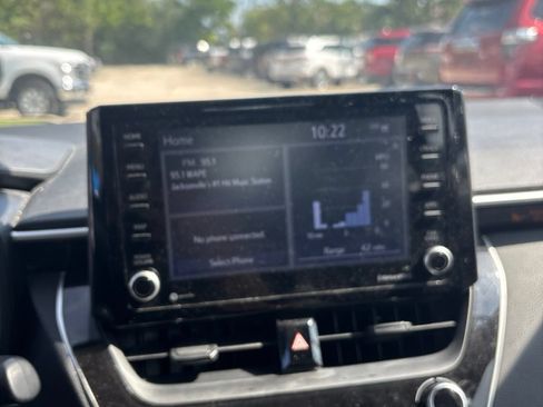 Used 2022 Toyota Corolla LE FWD image 11