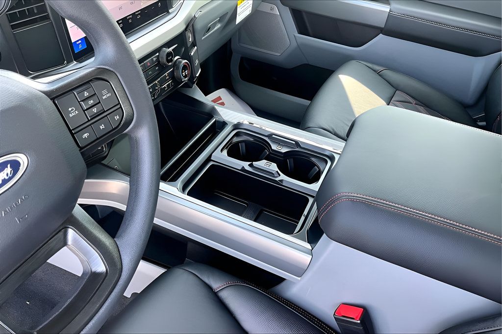 New 2025 Ford F250 XLT w/ Black Appearance Package AWD/4WD image 9