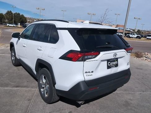 Used 2025 Toyota RAV4 XLE AWD/4WD image 5