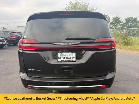 Used 2023 Chrysler Pacifica Touring-L FWD image 8