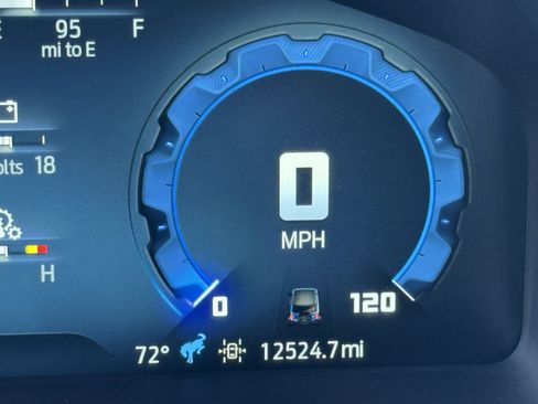 Used 2025 Ford Bronco Outer Banks w/ Sasquatch Package AWD/4WD image 19