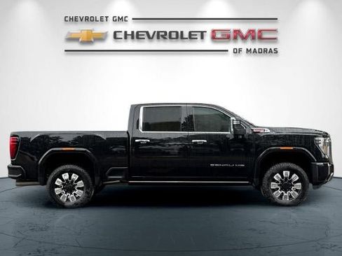 New 2026 GMC Sierra 2500 Denali w/ Denali Reserve Package AWD/4WD image 2