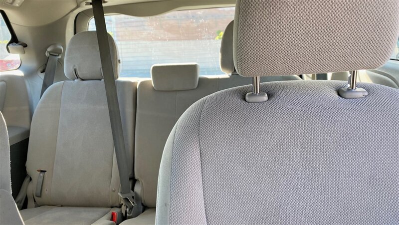 Used 2016 Toyota Sienna L FWD image 15