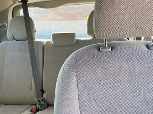 Used 2016 Toyota Sienna L FWD image 15