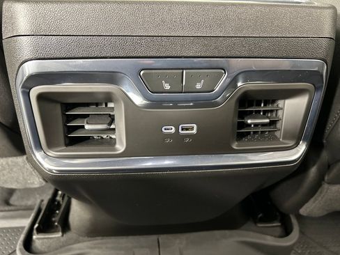 Used 2024 Chevrolet Silverado 1500 High Country w/ High Country Premium Package AWD/4WD image 19