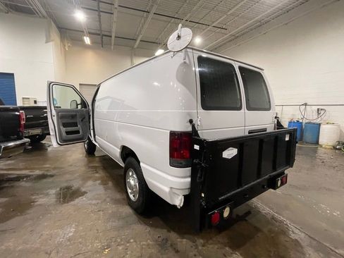 Used 2010 Ford E-250 and Econoline 250 image 11