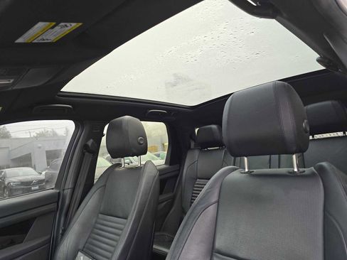 Used 2020 Land Rover Discovery Sport SE image 22