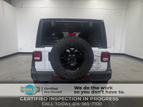 Used 2025 Jeep Wrangler Willys image 6